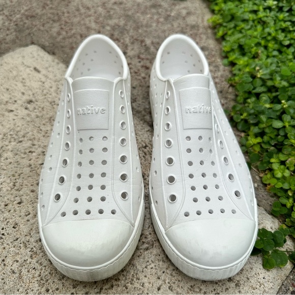 Native Other - Native Little Kids Unisex White Jefferson Slip On Walking Shoes Size 2 US